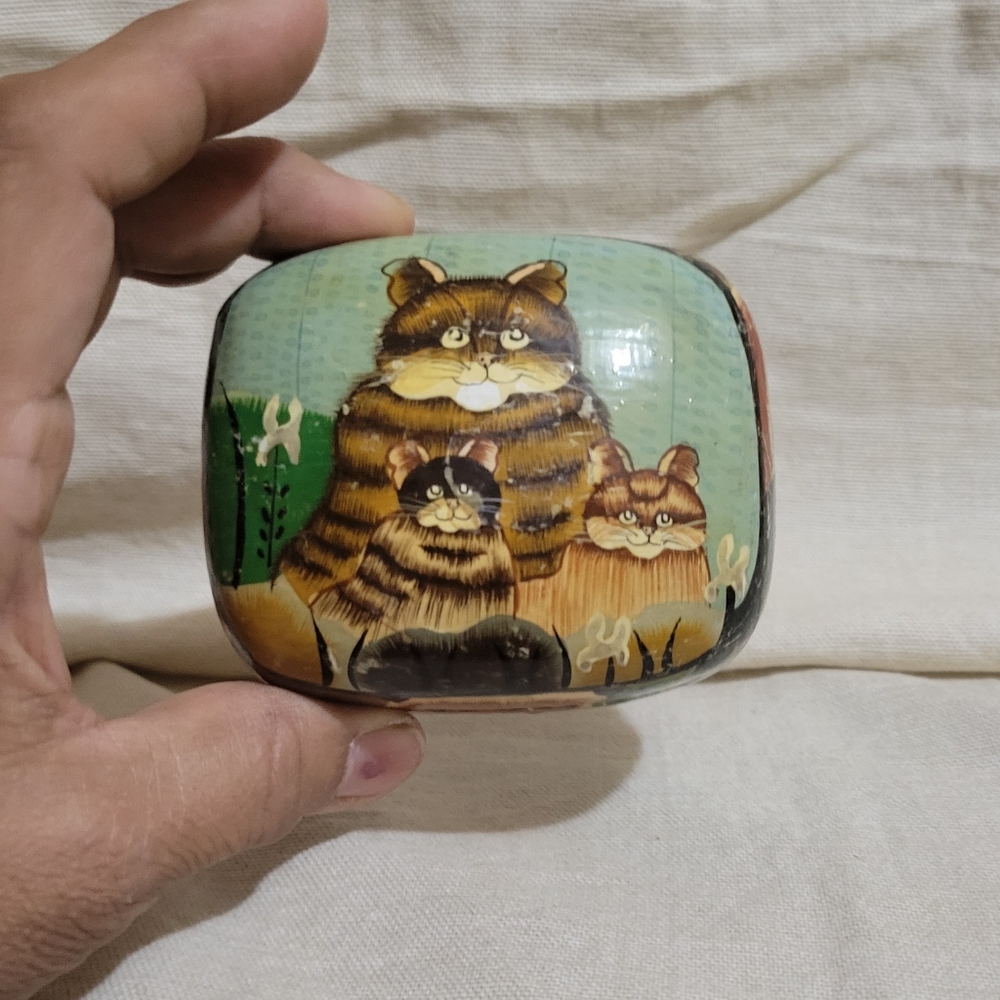 Vintage Lacquer Papier Mache Cats Trinket Box Handmade In India